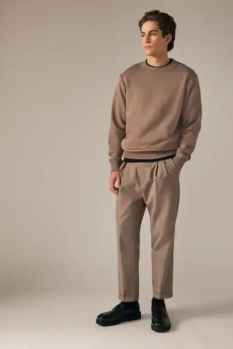 \picture of the product Sweatshirt grey brown